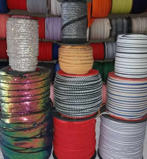 simli abiye Şeritler